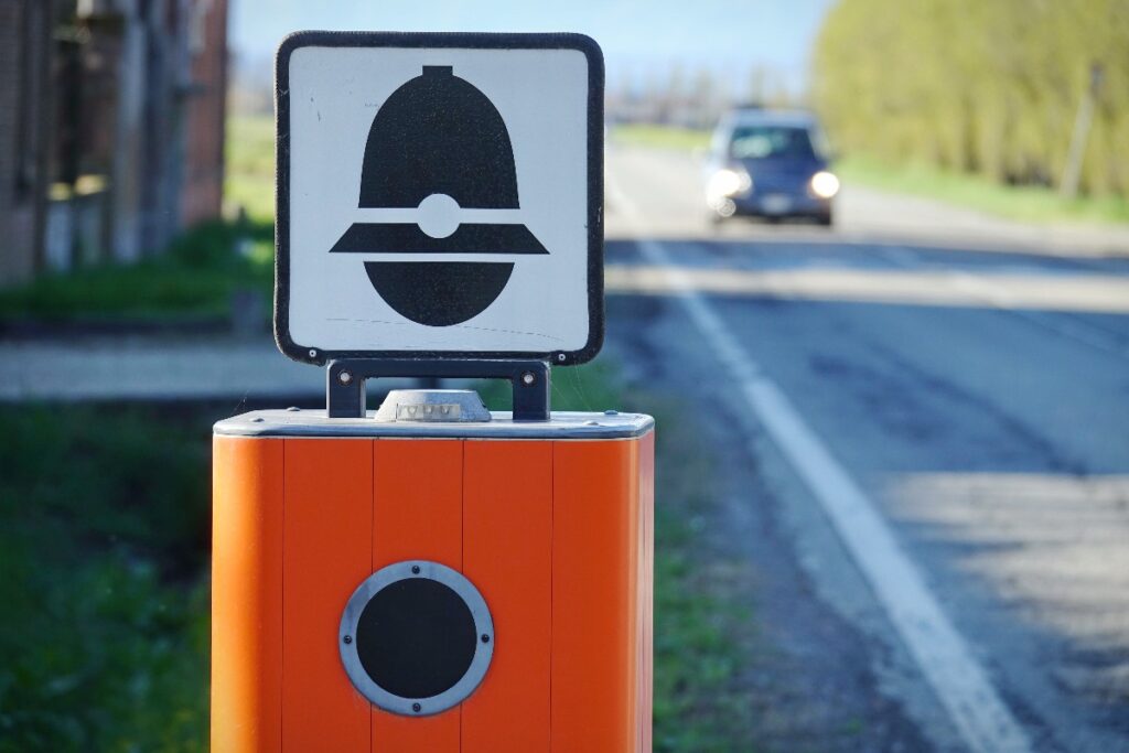 Un autovelox su strada