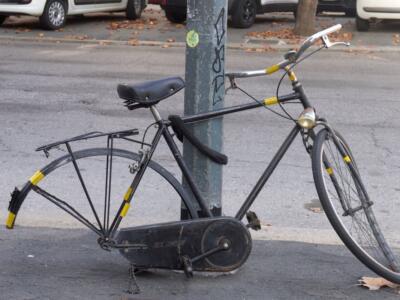 bicicletta vandalizzata