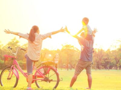 Una famiglia in bici
