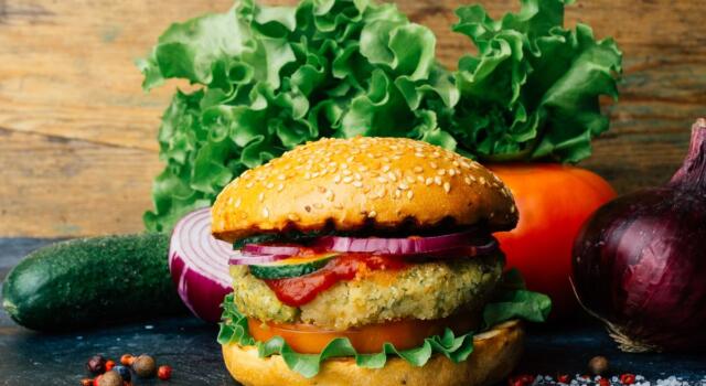 La rivoluzione veg e sostenibile di Burger King: arriva il menù plant based