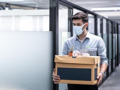 Licenziamento dipendente con mascherina