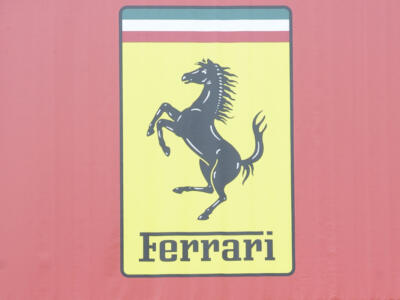 logo ferrari