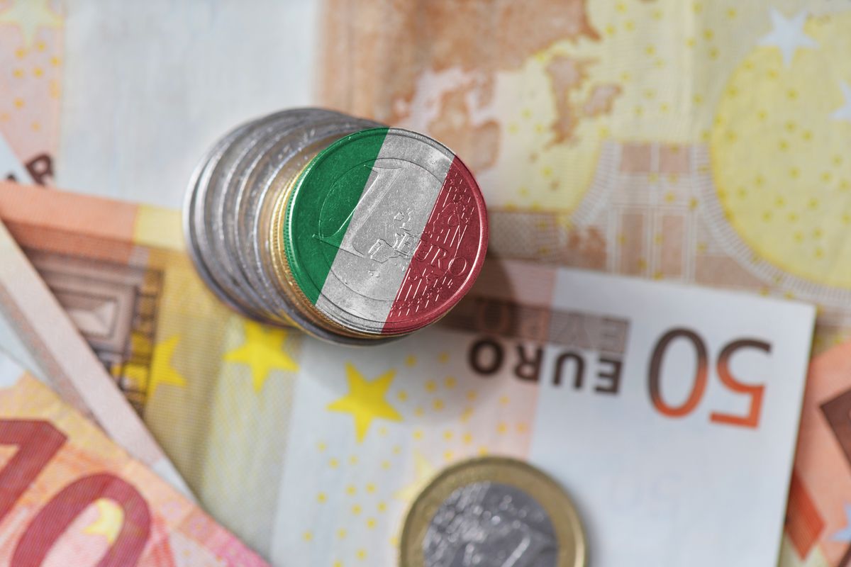 Moneta da 1 euro italiana e altre banconote