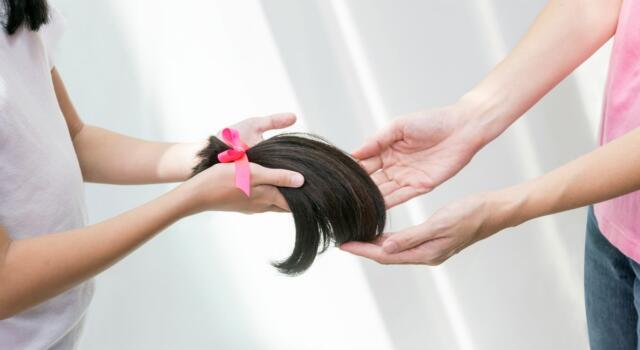 Onco Hair, il progetto che regala capelli veri alle donne affette da tumore al seno