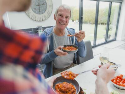 mangiare un piatto di pasta