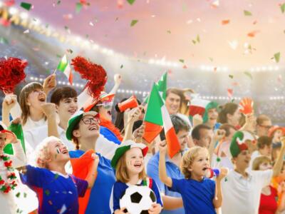 Sport italiano: giovani che fanno il tifo