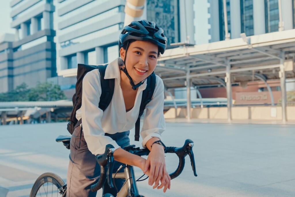 Pedalare rende la vita più salutare: i benefici dell’uso della bicicletta