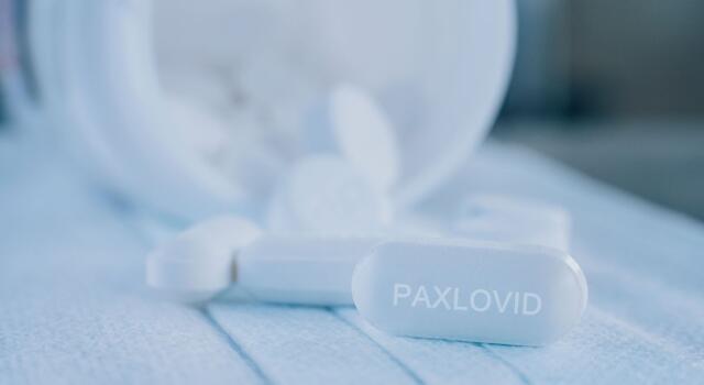 Pfizer presenta Paxlovid, pillola antivirale per il COVID-19: efficace anche per le varianti