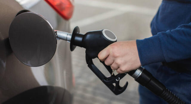 Bonus benzina 2022: come richiederlo, a chi spetta e cifre