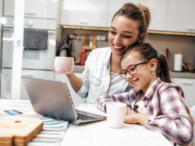 mamma figlia pc insieme tisana