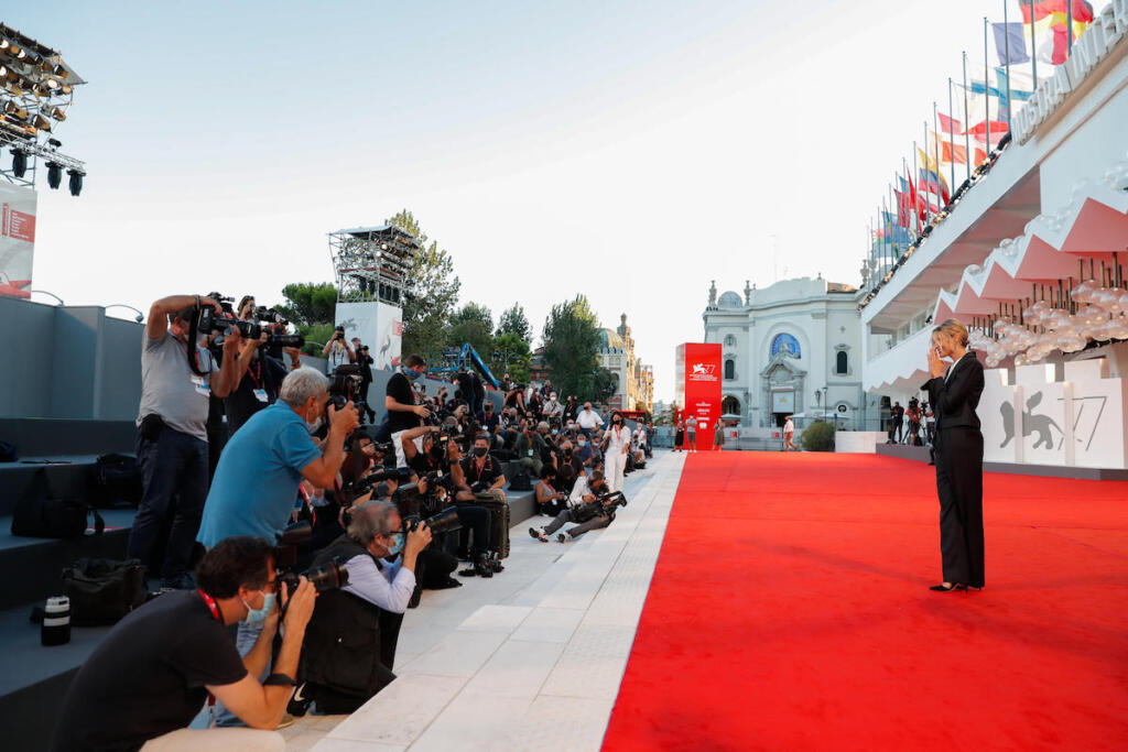 Venezia 79, la Leonessa di Lorenzo Mattotti sul manifesto ufficiale della Mostra