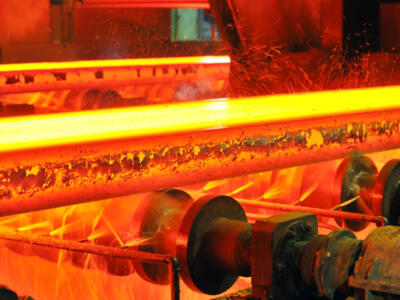 Acciaio caldo su nastro trasportatore