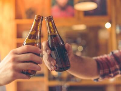 brindisi bottiglia vetro birra