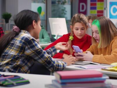 ragazzi alunni scuola giochi