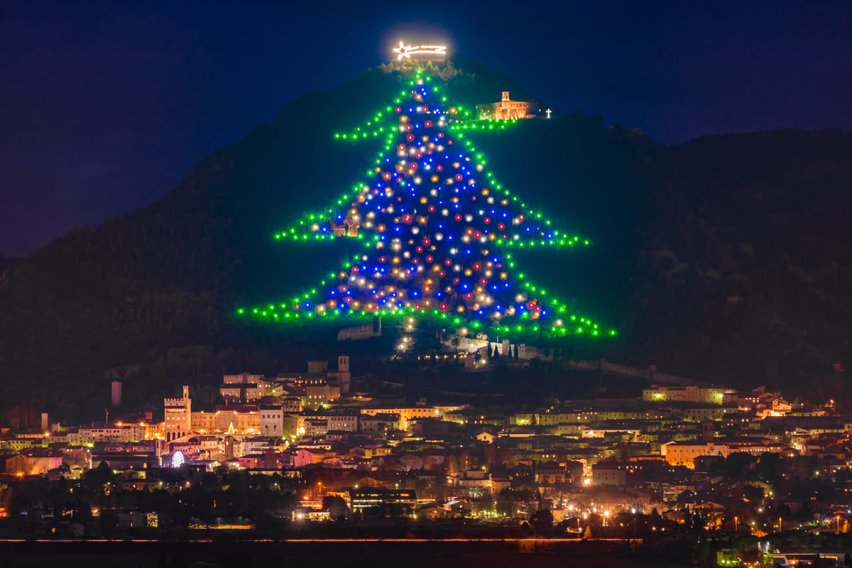 L'albero di Natale più grande del mondo è a Gubbio