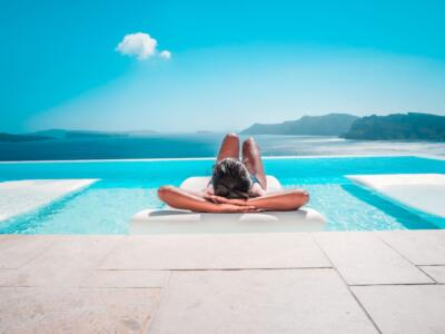 ragazza, vacanze rilassanti, piscina