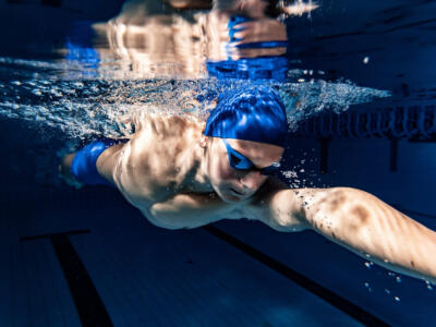 Nuotare in piscina