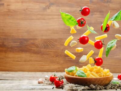 Un piatto di pasta sospeso