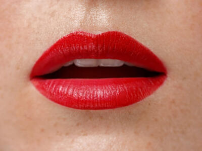 Una bocca sensuale di donna