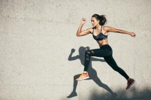 Ragazza che fa sport