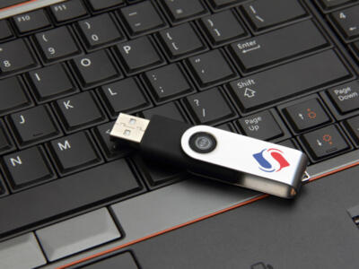 Pennette USB personalizzate, ambasciatrici dell’immagine aziendale nell’era digitale