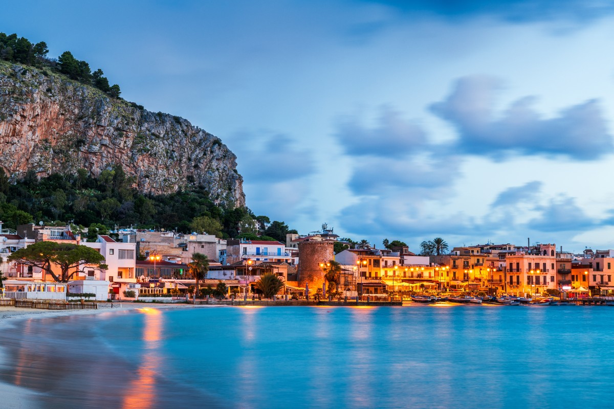 La spiaggia di Mondello in Sicilia