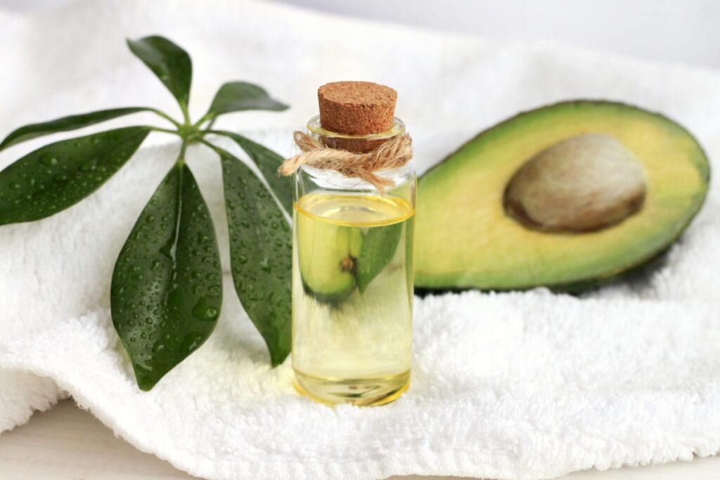 Olio essenziale e avocado
