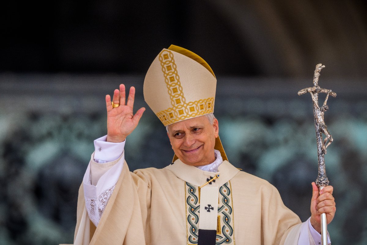 Il nuovo Papa Leone XIV in Piazza San Pietro per la cerimonia di inaugurazione.