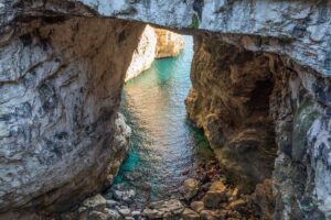 Grotta del Turco a Gaeta, Lazio, con vista mare