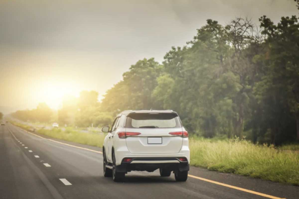 Molti automobilisti, nel tentativo di ridurre il tempo di viaggio, spingono la propria velocità ben oltre i 130 km/h, limite generalmente