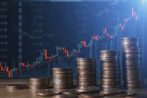 I Buoni del Tesoro Poliennali (BTP) rappresentano una forma di investimento in titoli di Stato italiani che pagano cedole semestrali,