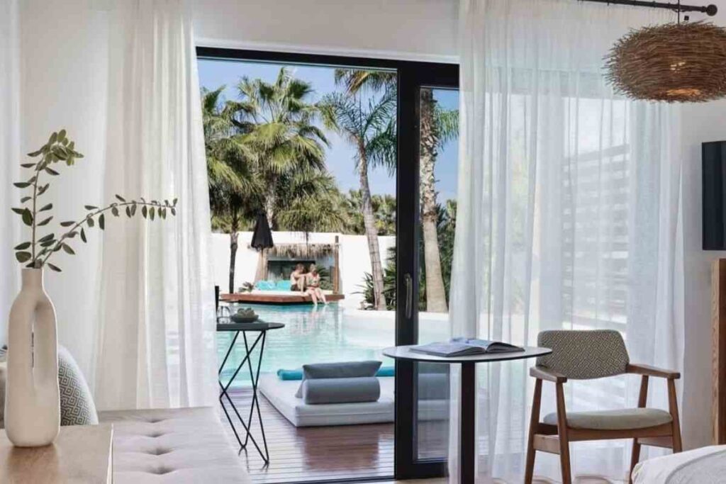 paradiso low cost vicino l'Italia