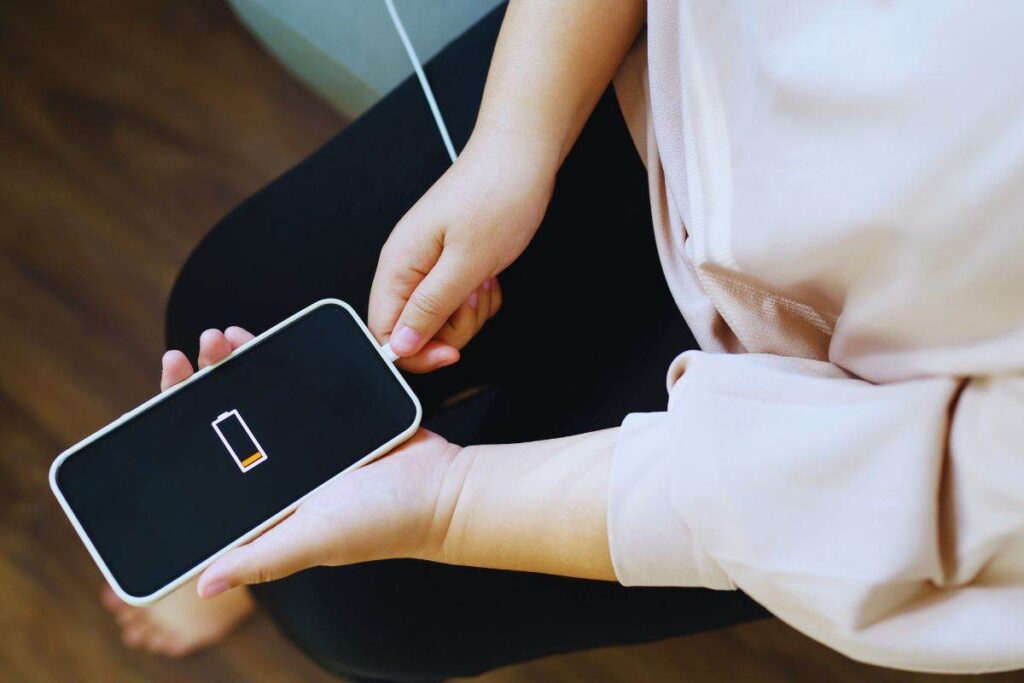 Come il freddo influisce sulla durata della batteria dello smartphone - leonardo.it