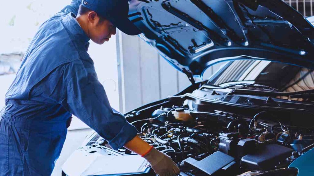 Manutenzione dell'auto: i consigli dell'esperto per farla durare a lungo - leonardo.it