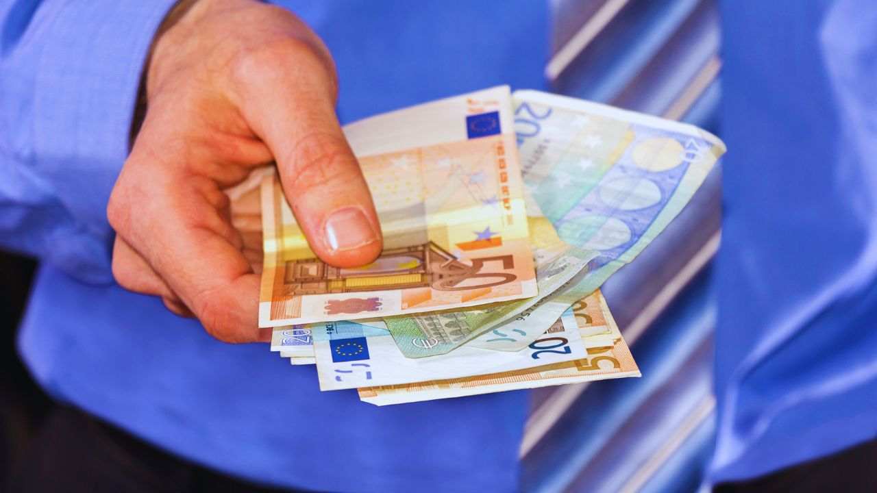 Tutti i dettagli sulla tassa sui pagamenti in contanti