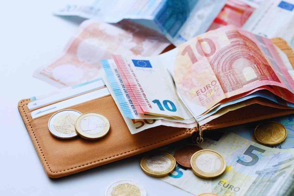 I dipendenti pubblici che avranno lo stop dei pagamenti - leonardo.it