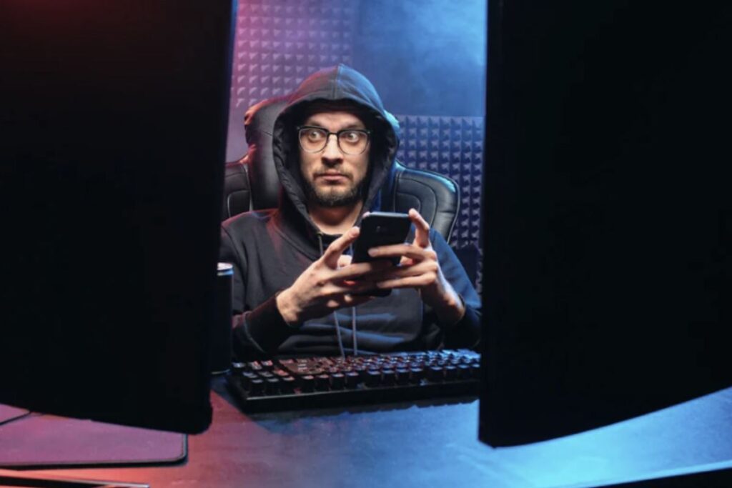 La Polizia Postale, specialità della Polizia di Stato dal 1981, si occupa della prevenzione e repressione degli illeciti informatici, inclusi i tentativi