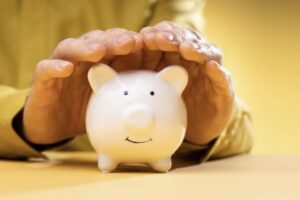 Le possibilità di uscita anticipata dal lavoro si riducono, mantenendo però alcune forme di tutela per specifiche categorie di lavoratori