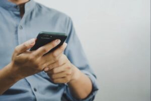 Premere i tasti "1", "2" e "3" in sequenza sul tastierino numerico dello smartphone consente di attivare una funzione poco utilizzata