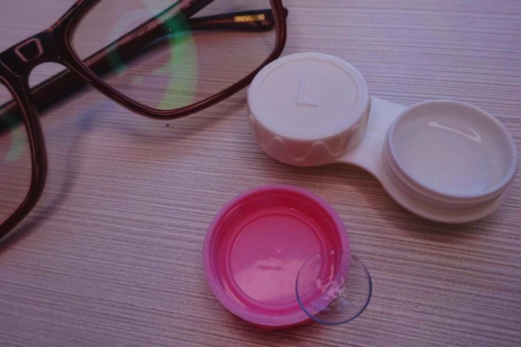 Come usare correttamente le lenti a contatto ed evitare errori - leonardo.it