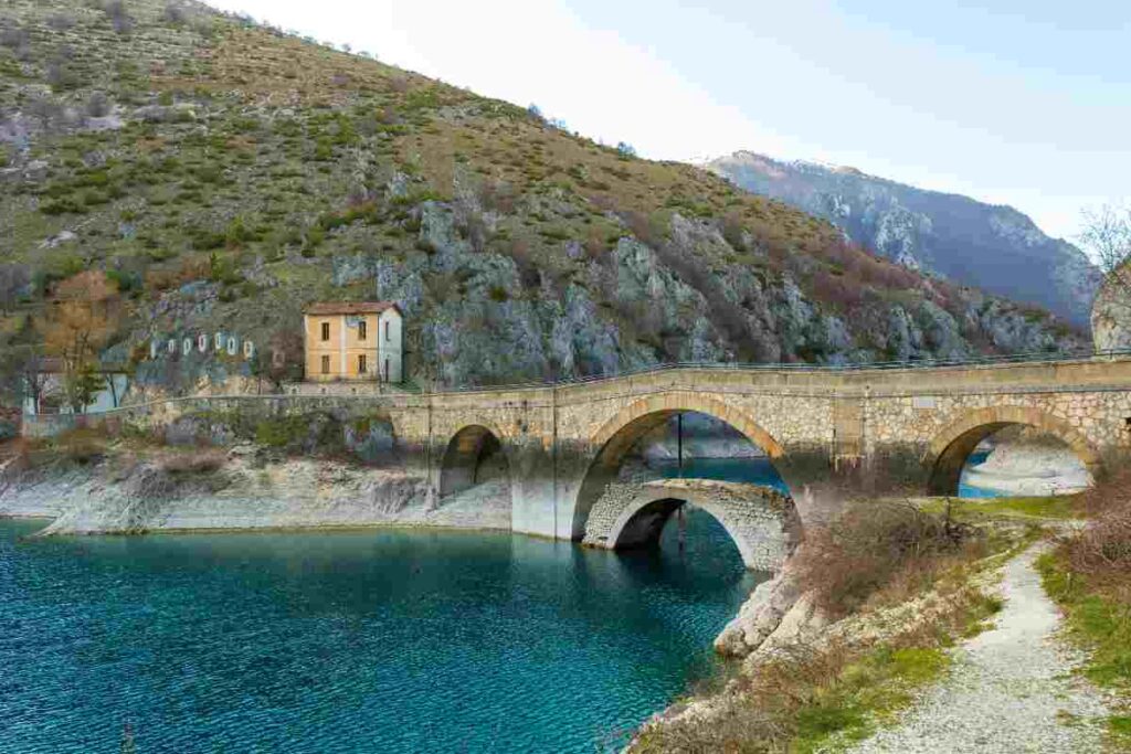 Oltre le nuvole e il caos