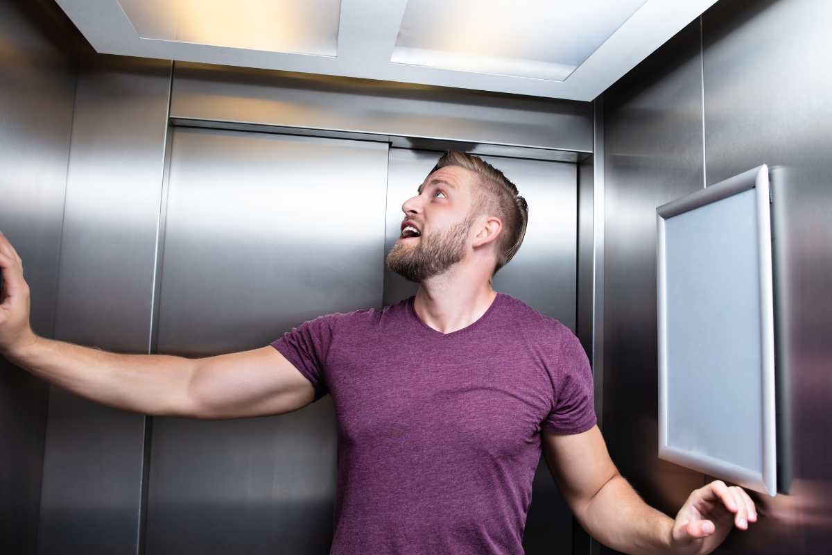 condominio ascensore bloccato