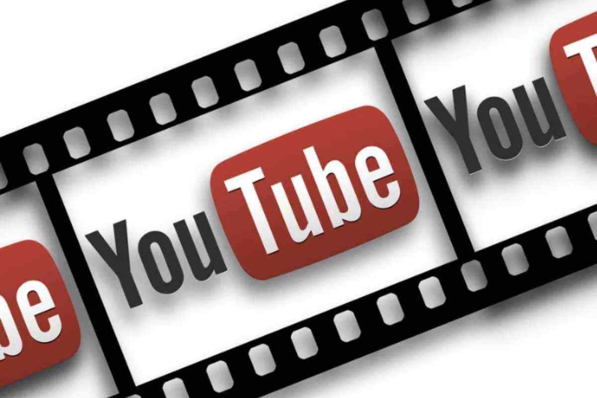 Il 23 aprile 2005, tutto cambiò quando Jawed Karim, uno dei co-fondatori, pubblicò il primo video nella storia di YouTube, intitolato "Me at the Zoo".