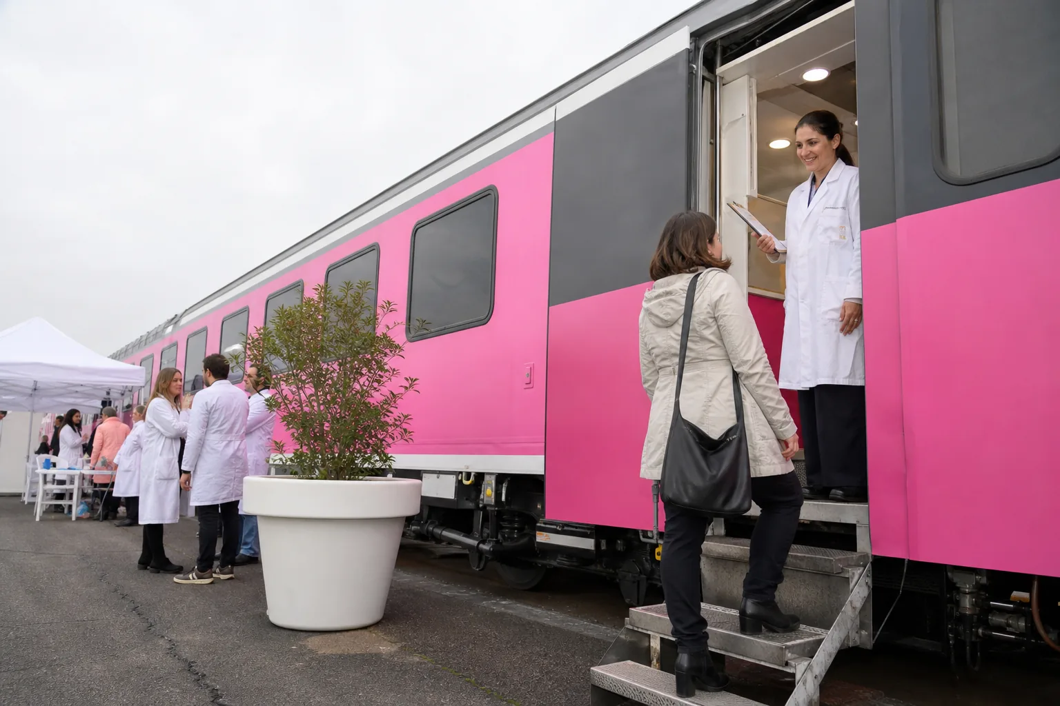 Frecciarosa nel Lazio: vaccini e screening per le donne a Roma